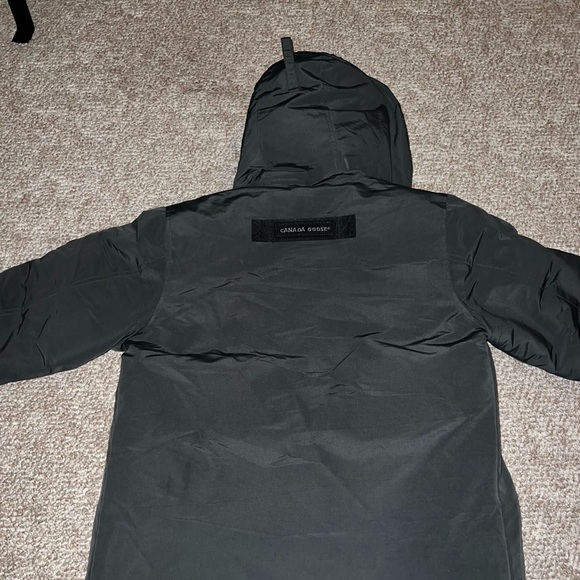Canada Goose Jacket XL Gray.